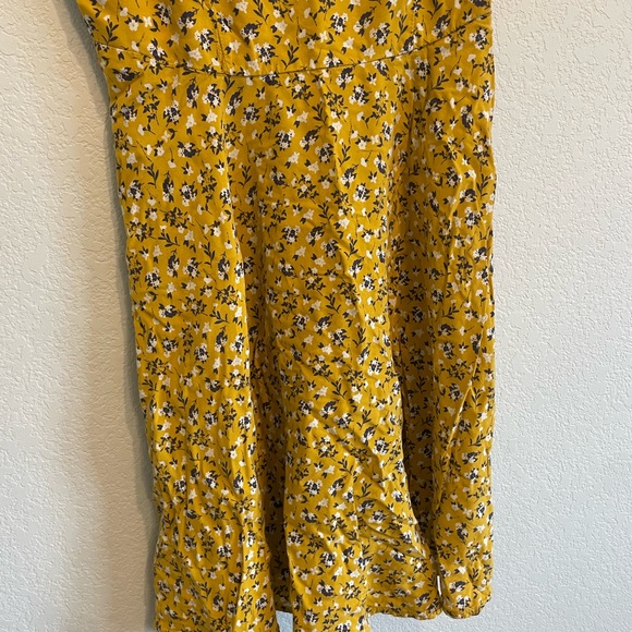 Old Navy Yellow Floral Mini Dress Size Medium - Picture 3 of 9